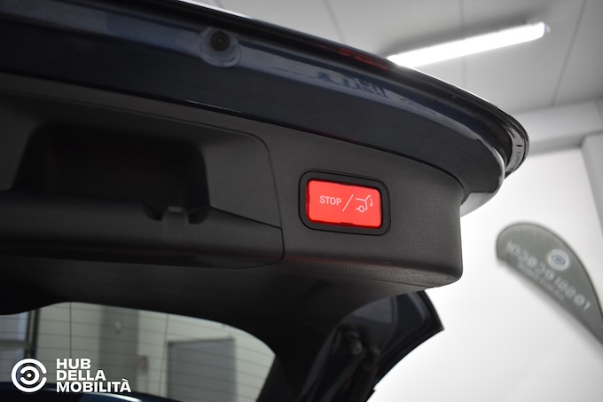 MERCEDES-BENZ GLA 200 d Automatic Premium